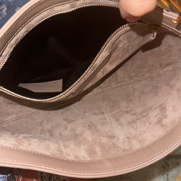 CASSANDRE HOBO BAG FEATURING A CASSANDRE HOOK CLOSURE. - Picture 3 of 6